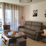 Апартаменти 2 - 50 M De La - Parking Фрежус