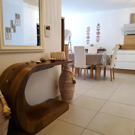 2 - 50 M De La - Parking * Fréjus