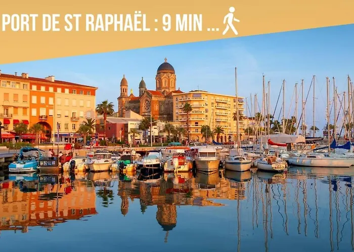 2 - 50 M De La - Parking * Fréjus