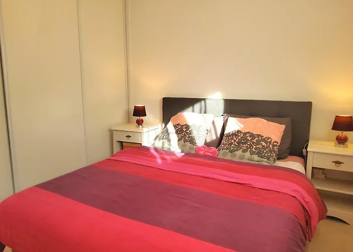 Apartment 2 - 50 M De La - Parking