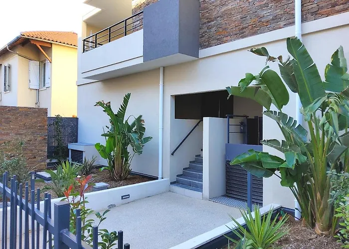 Apartment 2 - 50 M De La - Parking