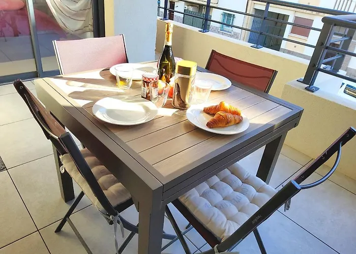 Apartment 2 - 50 M De La - Parking *