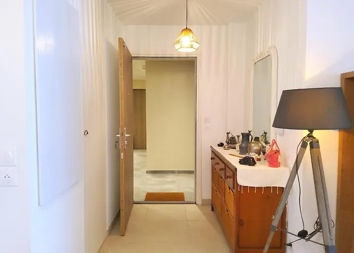 Apartment 2 - 50 M De La - Parking