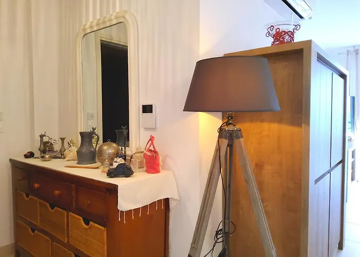 Apartment 2 - 50 M De La - Parking Fréjus