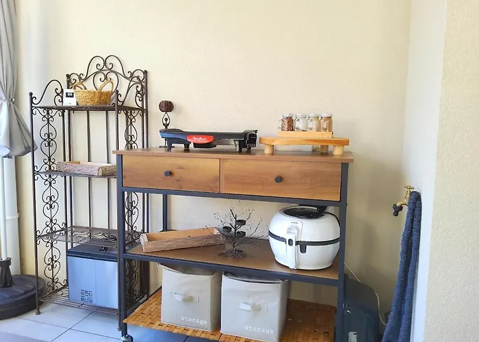 2 - 50 M De La - Parking