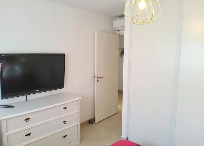 Appartement Séduisant 68m2 - 200 M De La - Centre