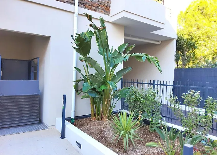 Apartment 2 - 50 M De La - Parking