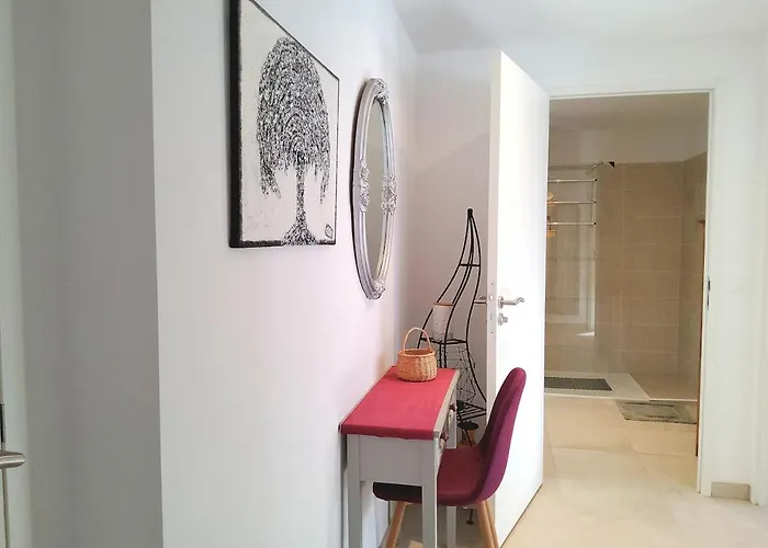 2 - 50 M De La - Parking Apartment Fréjus