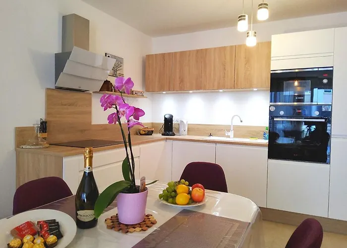 2 - 50 M De La - Parking Apartment Fréjus