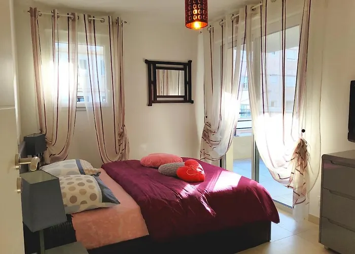 Apartment 2 - 50 M De La - Parking